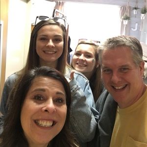 Meet your Posher, Loria